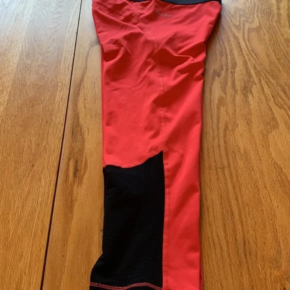Nike Girls Capri Leggings - Picture 5 of 6